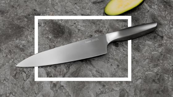 Hast: Award-Winning Knife Design Meets Japanese Carbon Steel