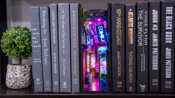 Cyberpunk Mini Alley - Bookshelf Insert / Booknook